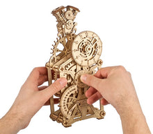 Lade das Bild in den Galerie-Viewer, Motoren Uhr