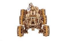 Lade das Bild in den Galerie-Viewer, Bemannter Mars-Rover