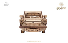 Lade das Bild in den Galerie-Viewer, Fliegender Ford Anglia™ | Harry Potter