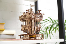 Lade das Bild in den Galerie-Viewer, KARUSSELL