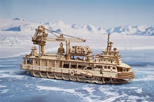 Lade das Bild in den Galerie-Viewer, FORSCHUNGSSCHIFF