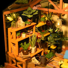 Lade das Bild in den Galerie-Viewer, Robotime Puppenhaus DIY Gewächshaus (Cathy’s Flower)