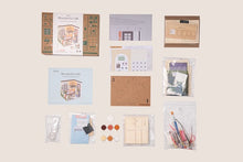 Lade das Bild in den Galerie-Viewer, MRS CHARLIE'S DINING ROOM (ESSZIMMER)