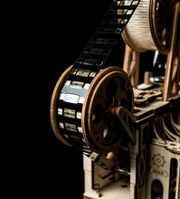Lade das Bild in den Galerie-Viewer, ROKR 3D-Holz-Puzzle Filmprojektor 'Vitascope' Modellbausatz
